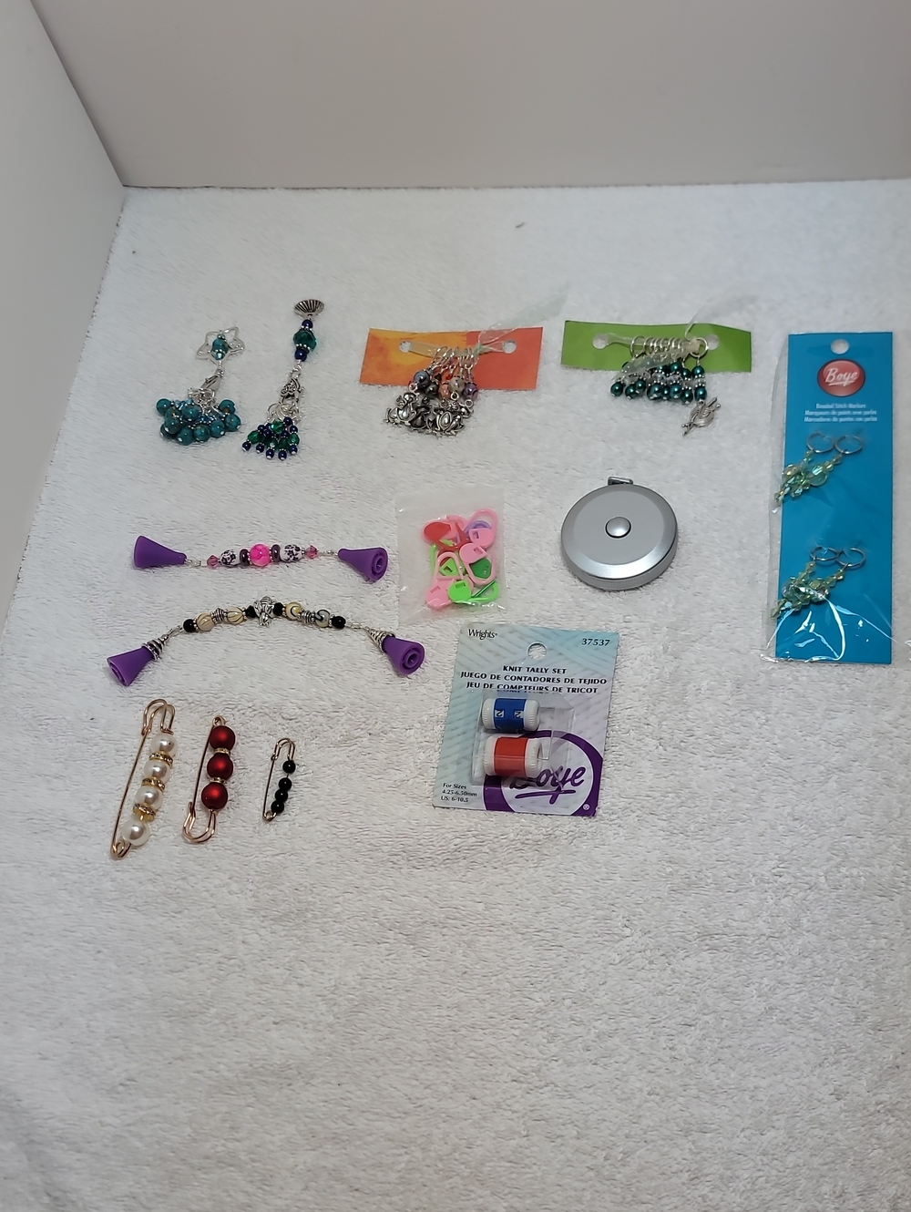 Assorted Knitting Supplies - Stitch Markers, Point Covers & More ! NWT. #10